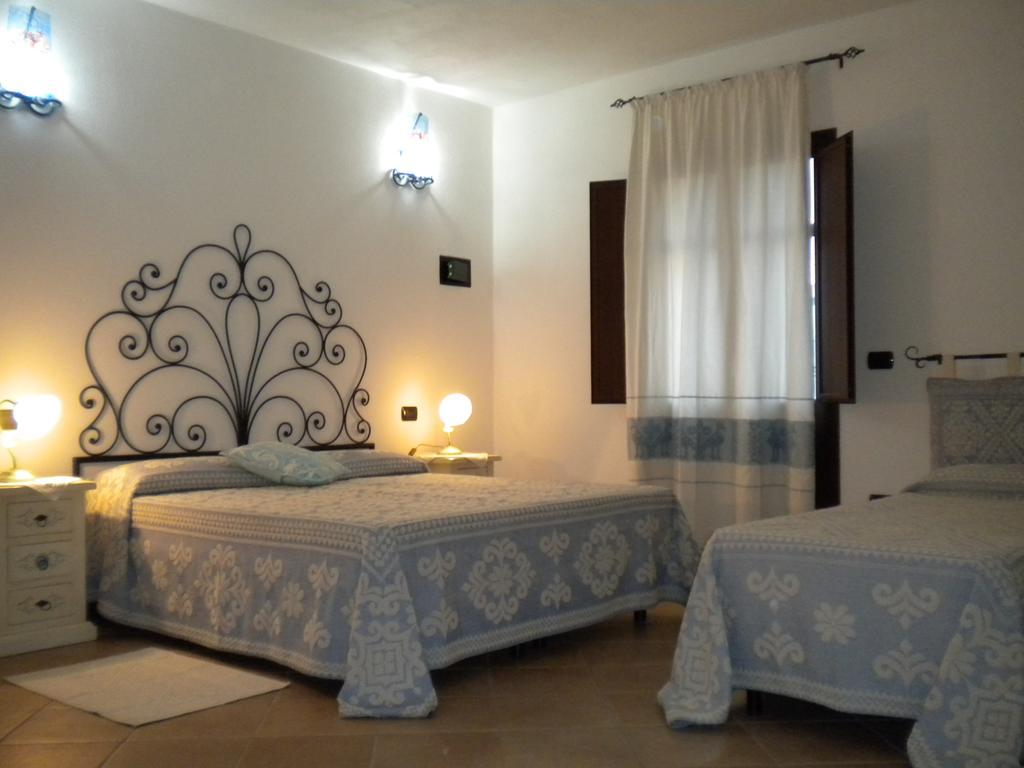 Bed & Breakfast Mare Isole Ла-Маддалена Екстер'єр фото