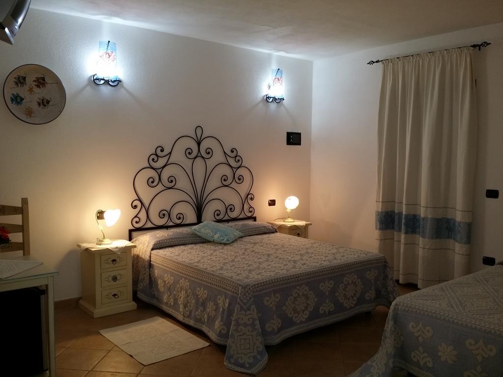 Bed & Breakfast Mare Isole Ла-Маддалена Екстер'єр фото