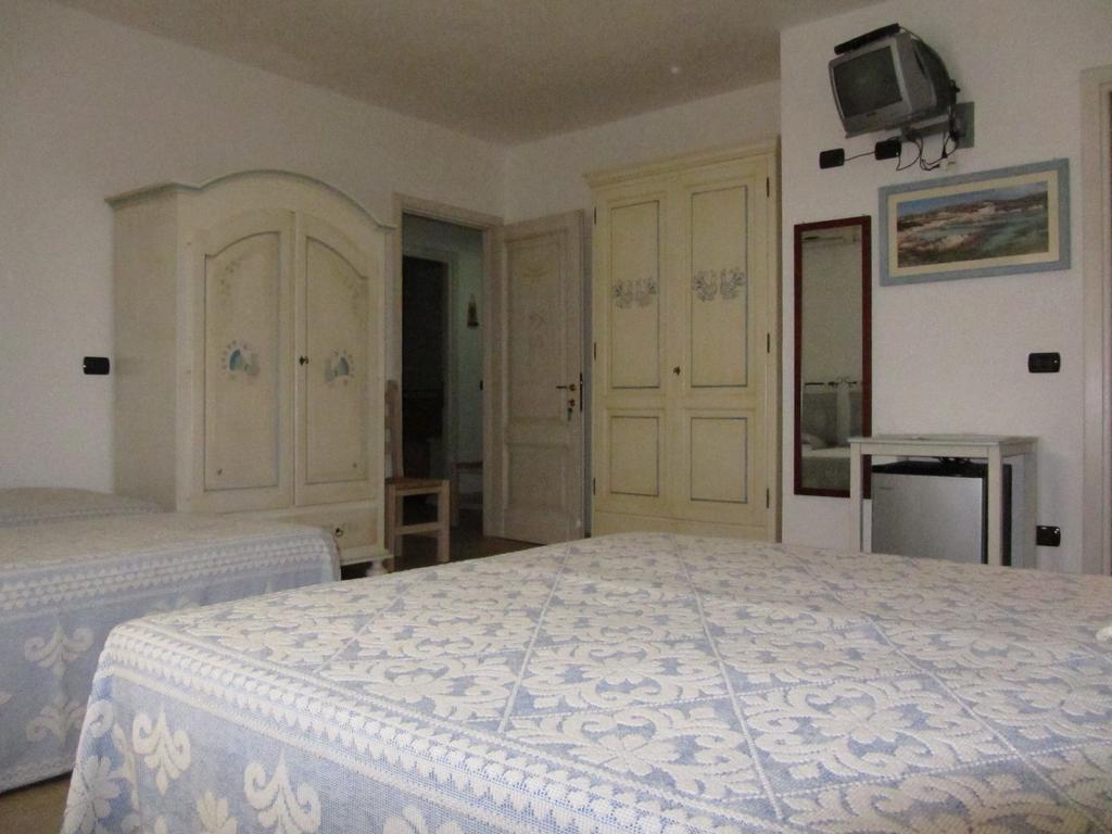Bed & Breakfast Mare Isole Ла-Маддалена Екстер'єр фото