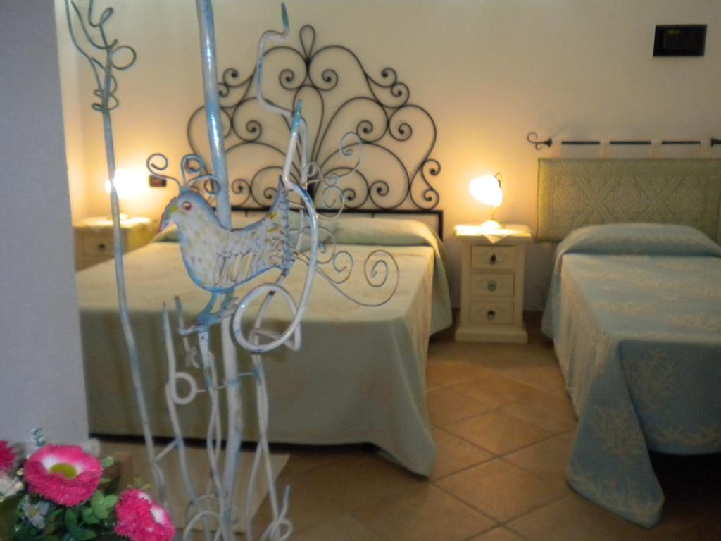 Bed & Breakfast Mare Isole Ла-Маддалена Екстер'єр фото