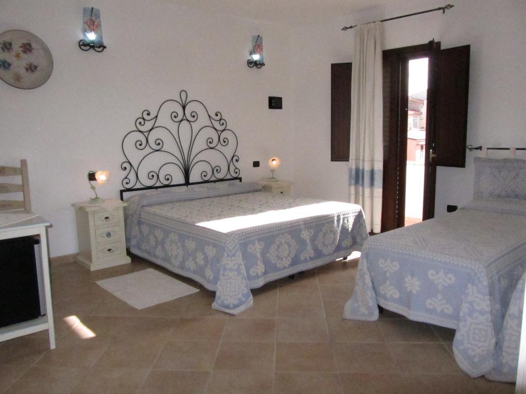 Bed & Breakfast Mare Isole Ла-Маддалена Екстер'єр фото